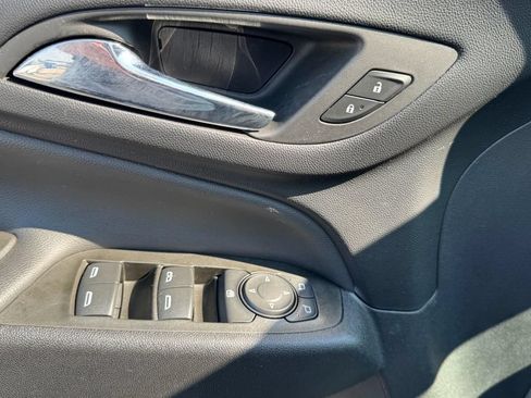 Used 2023 Chevrolet Equinox LT w/ LPO, Floor Liner Package AWD/4WD image 16