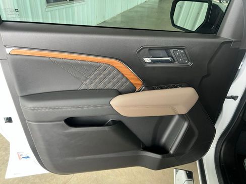 Used 2026 GMC Canyon Denali image 8