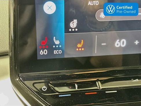 Certified 2022 Volkswagen ID.4 Pro AWD/4WD image 19