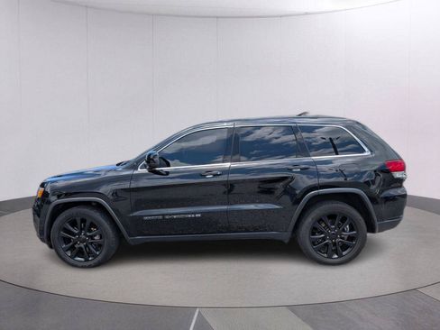 Used 2022 Jeep Grand Cherokee Laredo E RWD image 5