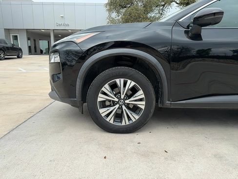 Used 2021 Nissan Rogue SV image 9