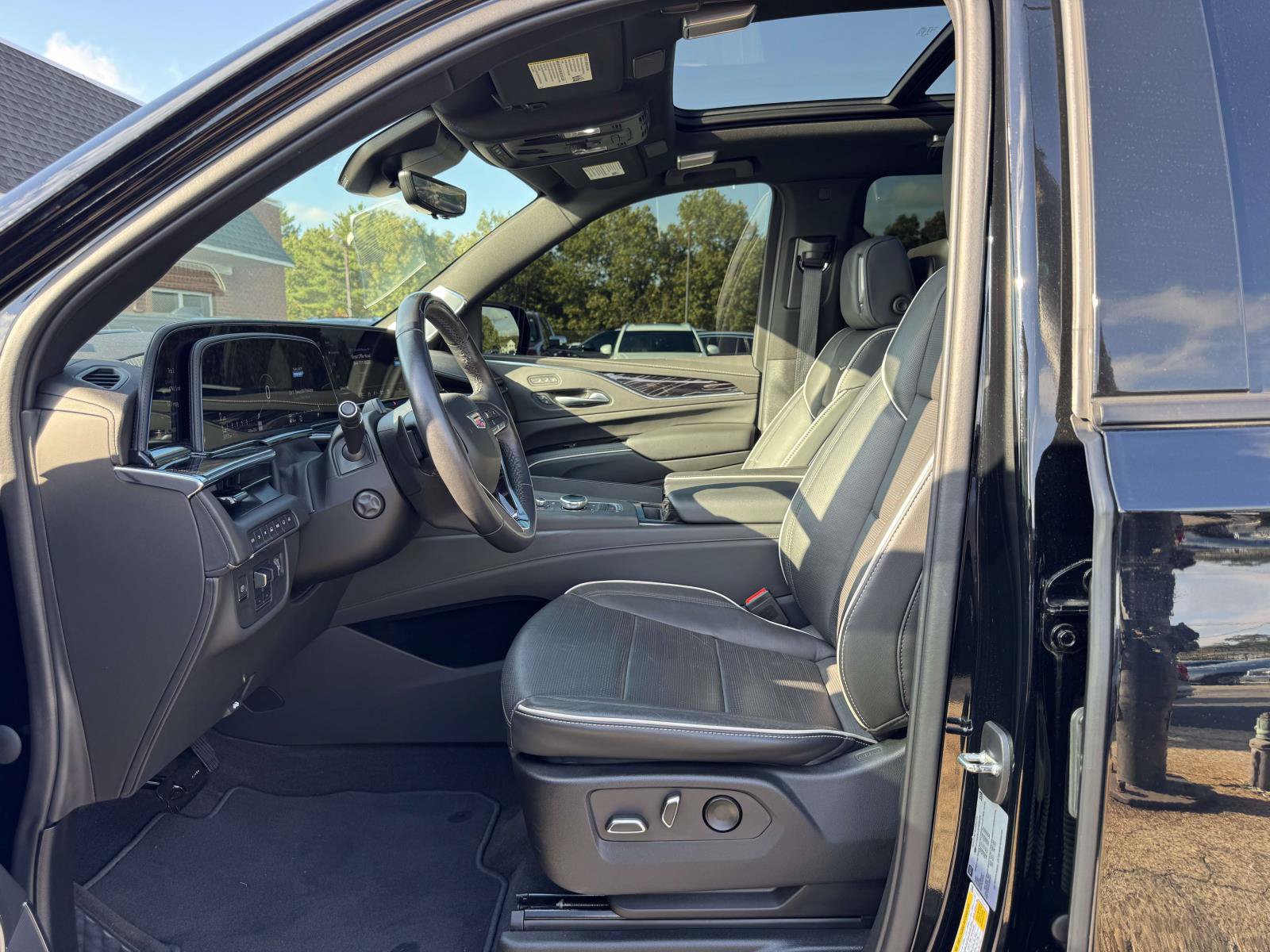 Used 2023 Cadillac Escalade ESV Sport w/ Touring Package AWD/4WD image 14