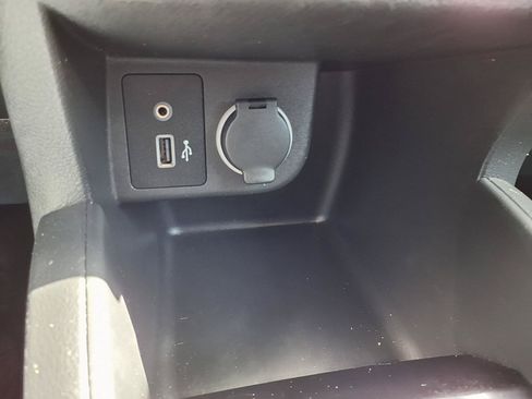 Used 2022 Nissan Kicks S FWD image 8