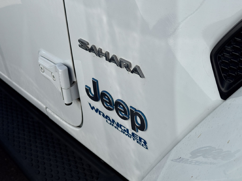 Used 2022 Jeep Wrangler Unlimited Sahara w/ Cold Weather Group AWD/4WD image 2