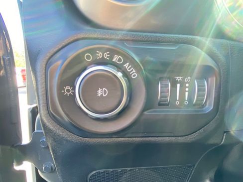 Used 2019 Jeep Wrangler Unlimited Sport S image 12