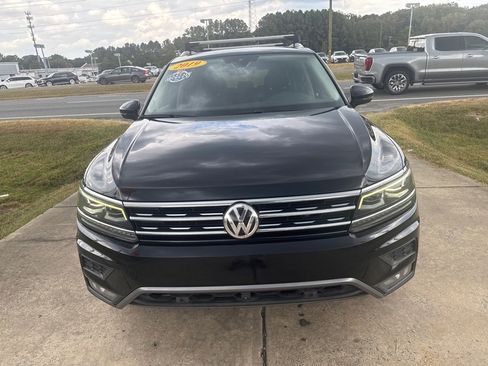 Used 2019 Volkswagen Tiguan SEL Premium image 3