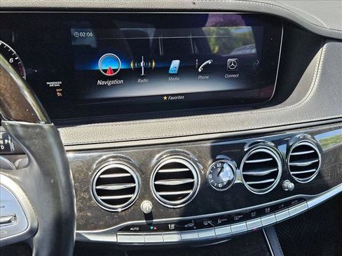 Used 2020 Mercedes-Benz S 560 Sedan image 12