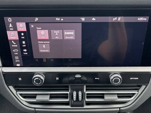 Certified 2023 Porsche Macan AWD/4WD image 33