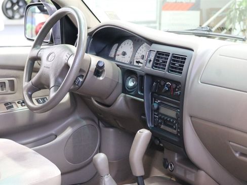 Used 2002 Toyota Tacoma 4x4 Xtracab V6 image 79