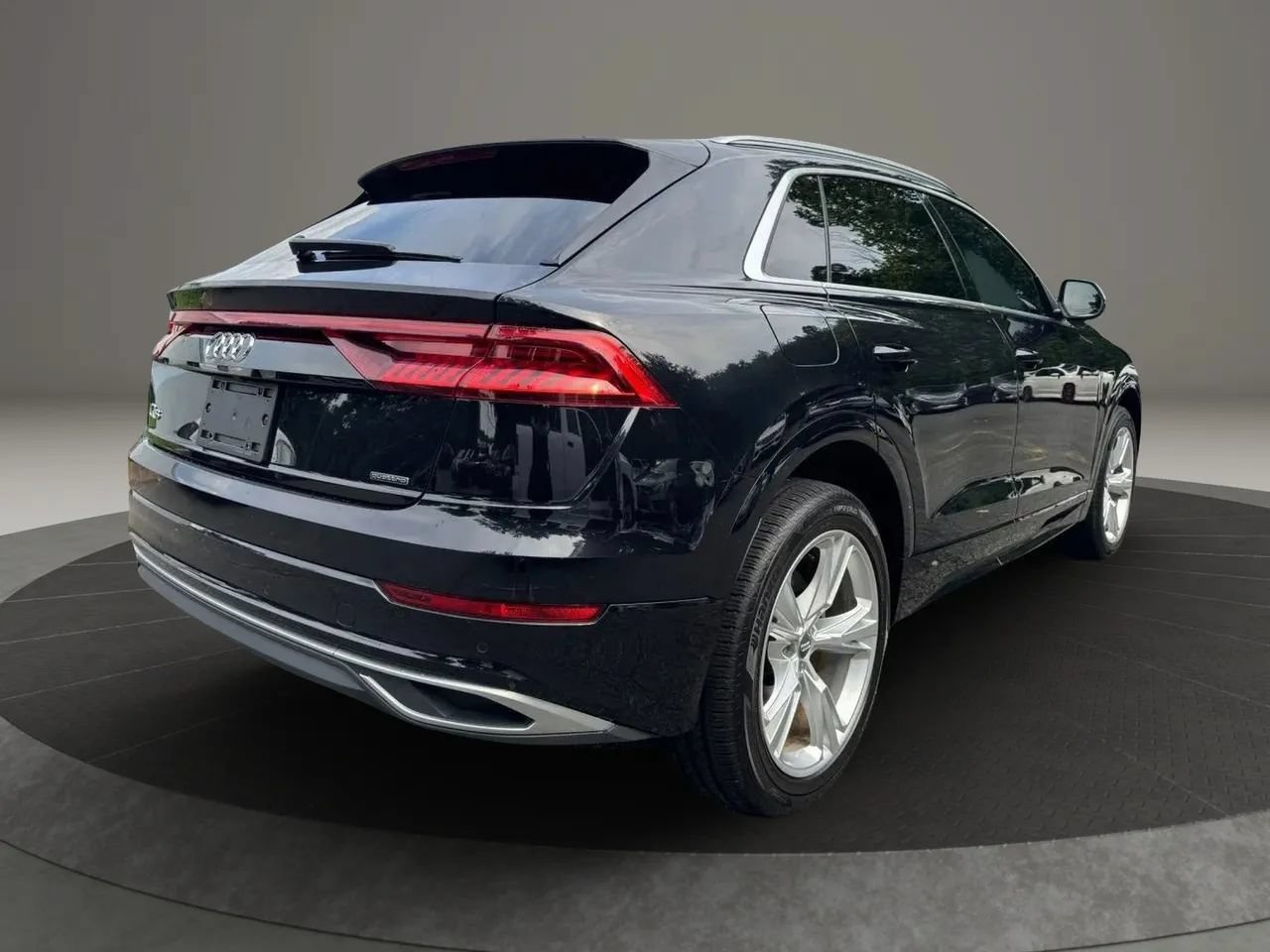 Used 2019 Audi Q8 Premium w/ Convenience Package AWD/4WD image 5
