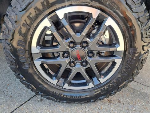 Used 2025 Toyota Tacoma TRD Sport w/ TRD Sport Upgrade Package AWD/4WD image 24
