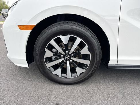 Certified 2026 Honda Odyssey EX-L image 10