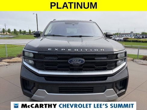 Used 2025 Ford Expedition Platinum AWD/4WD image 3