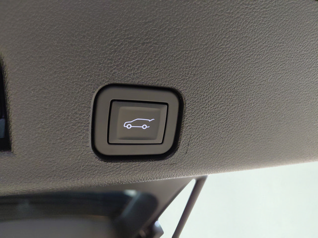 Used 2026 Chevrolet Traverse LT FWD image 14