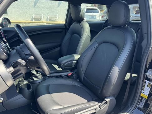 Used 2018 MINI Cooper 2-Door Hardtop FWD image 7