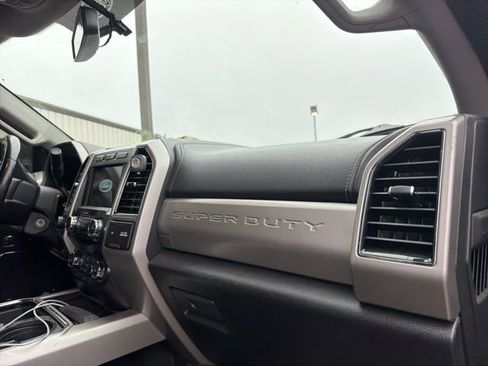 Used 2019 Ford F350 Lariat image 12