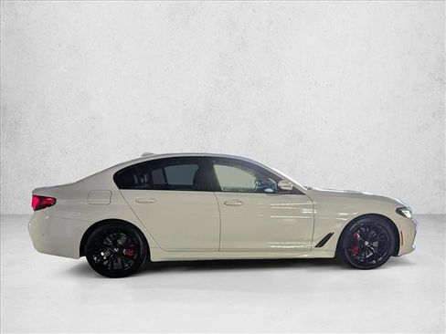 Used 2022 BMW 530i w/ M Sport Package RWD image 4