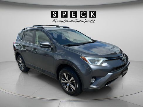 Used 2017 Toyota RAV4 XLE AWD/4WD image 7