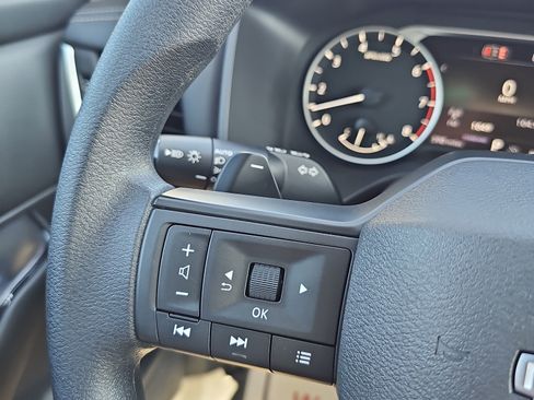 Used 2026 Nissan Rogue S FWD image 23