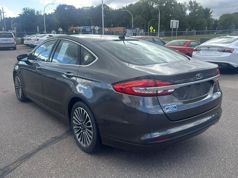 Used 2017 Ford Fusion SE w/ Fusion SE Technology Package FWD image 7