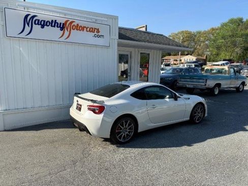 Used 2018 Subaru BRZ Limited w/ Performance Package image 3