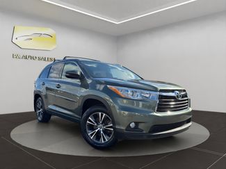Used 2016 Toyota Highlander XLE image 1