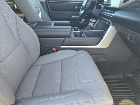 Used 2022 Toyota Tundra SR5 w/ SR5 Premium Package image 12