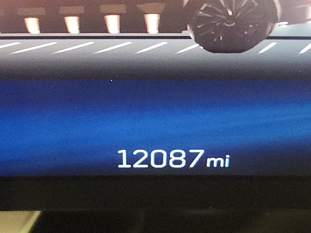 Certified 2024 Cadillac Lyriq Luxury AWD/4WD image 16
