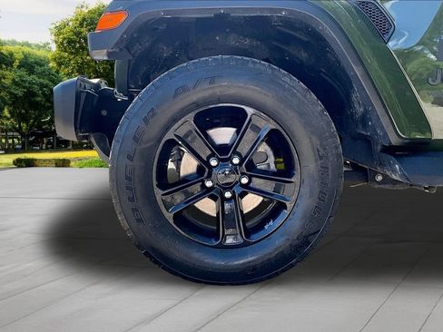 Used 2021 Jeep Wrangler Unlimited Sahara AWD/4WD image 9