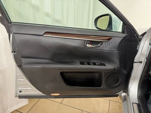 Used 2017 Lexus ES 350 w/ Luxury Package image 14