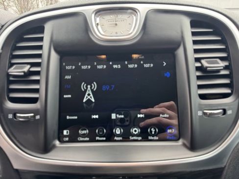 Used 2018 Chrysler 300 Touring w/ Sport Appearance Package image 11