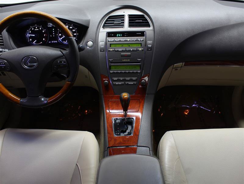 Used 2010 Lexus ES 350 w/ Preferred Accessory Package FWD image 8
