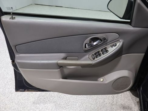 Used 2005 Chevrolet Malibu V6 w/ Preferred Equipment Group image 12