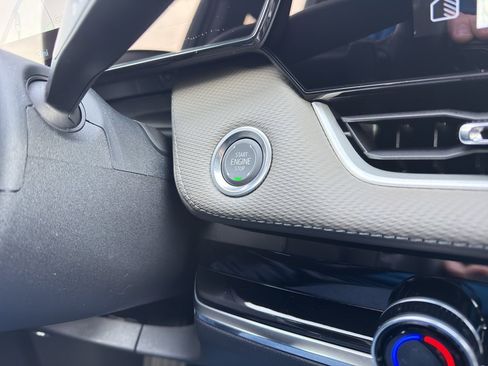 New 2026 Chevrolet Equinox LT w/ Convenience Package II image 18