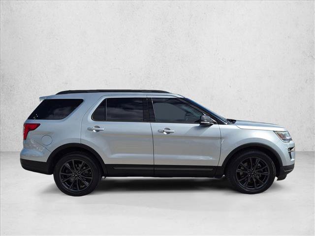Used 2019 Ford Explorer XLT w/ Equipment Group 202A FWD image 4