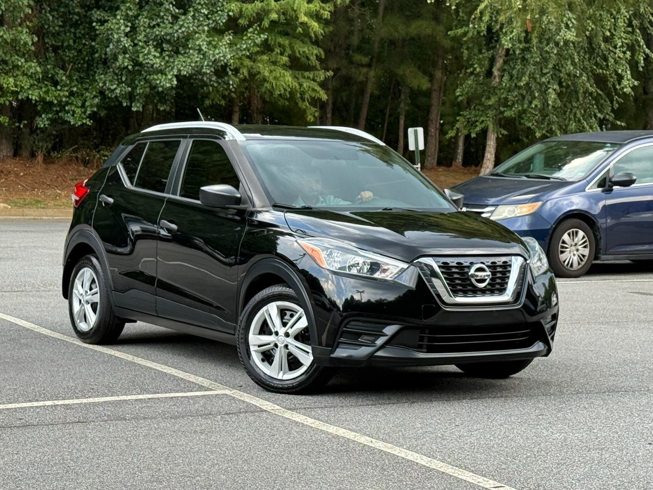 Used 2018 Nissan Kicks S FWD image 3