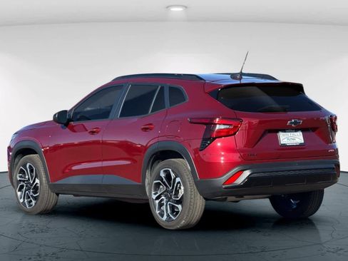 Used 2024 Chevrolet Trax RS w/ Driver Confidence Package image 8