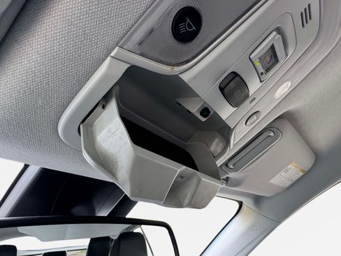 Certified 2022 Toyota Prius XLE AWD/4WD image 46