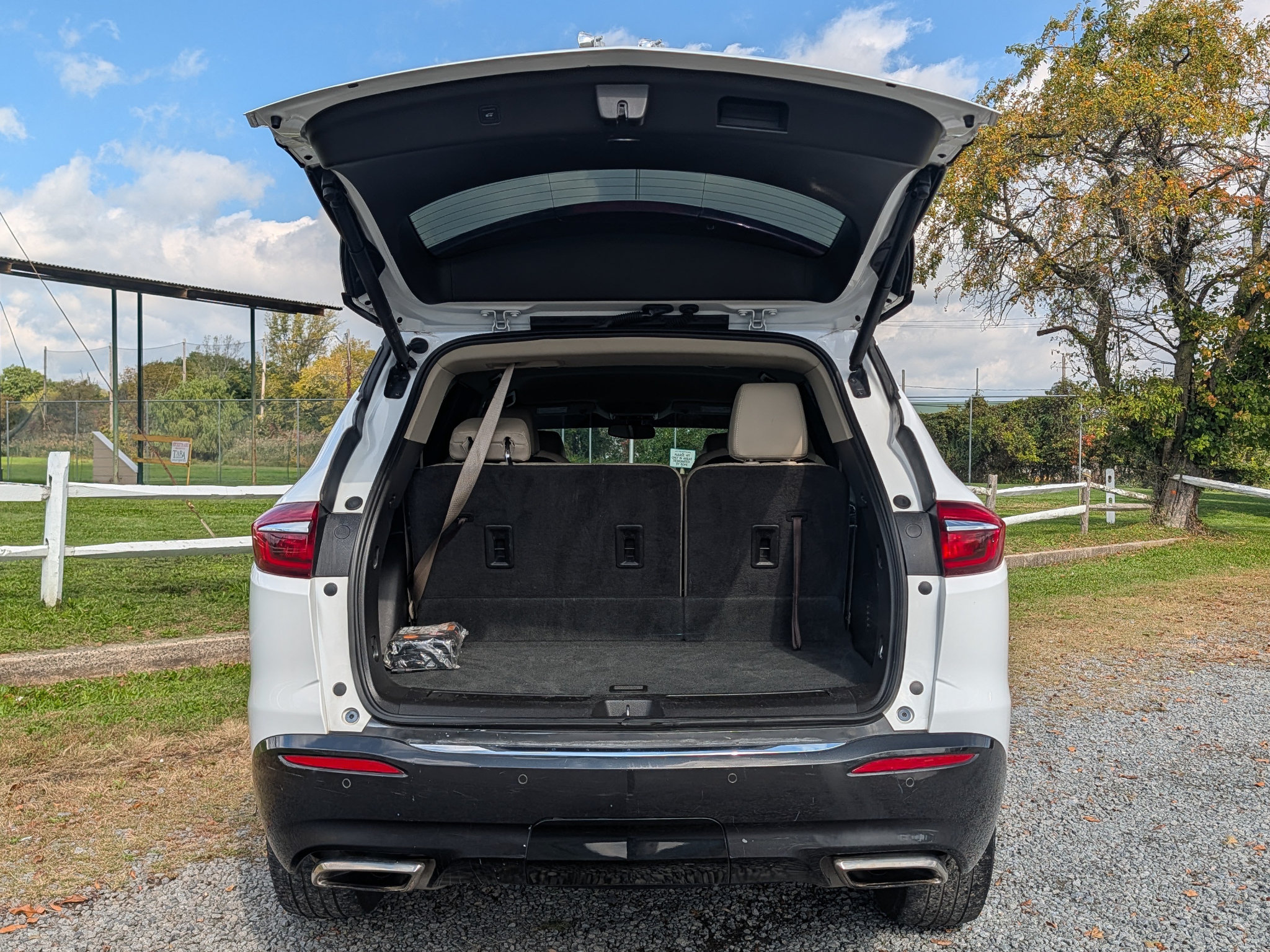 Used 2019 Buick Enclave Essence FWD image 7
