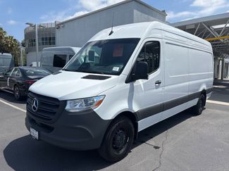 Used 2025 Mercedes-Benz Sprinter 2500 video 1