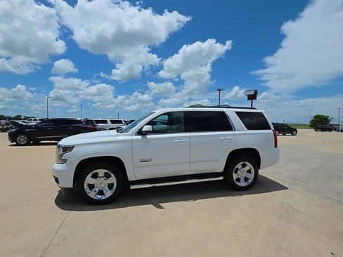 Used 2018 Chevrolet Tahoe LT w/ LT Signature Package RWD image 5