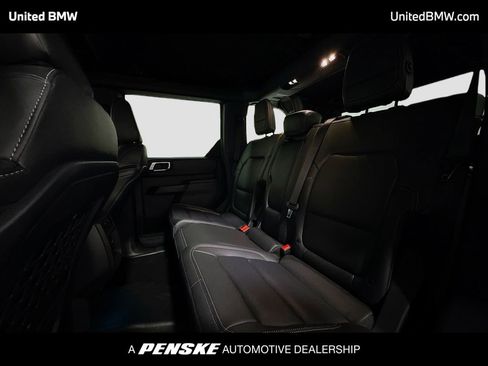 Used 2025 Ford Bronco Badlands image 12