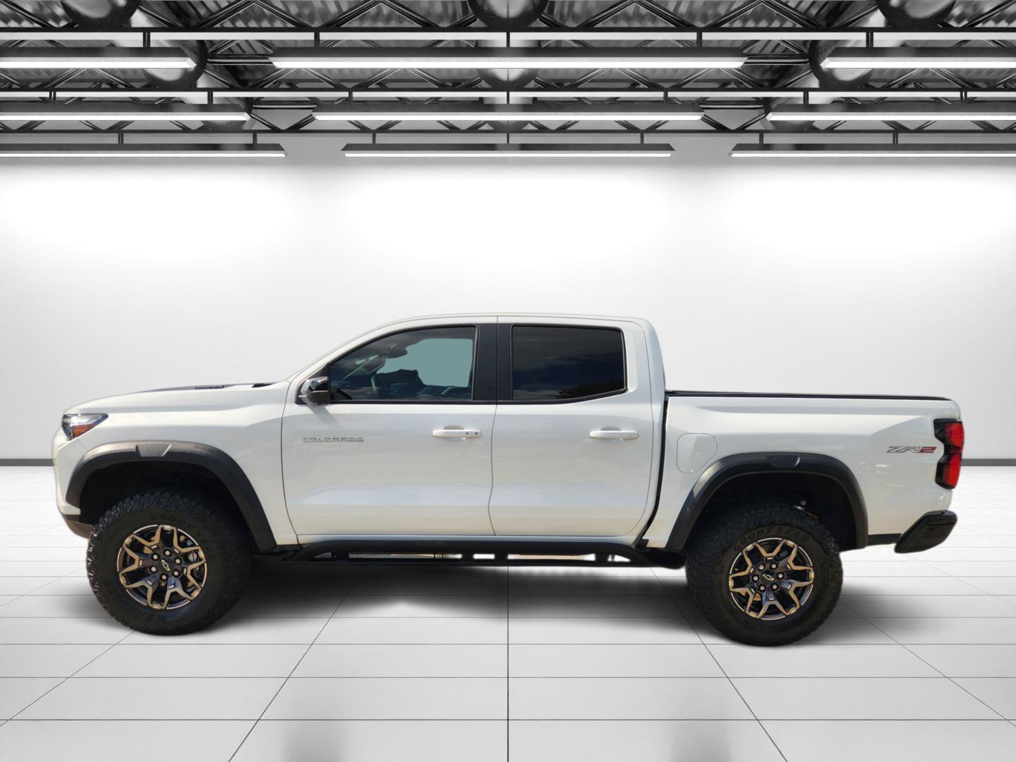 Used 2025 Chevrolet Colorado ZR2 w/ Technology Package AWD/4WD image 6