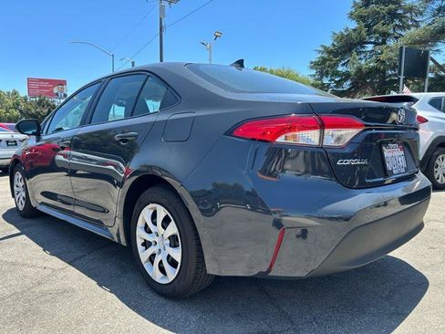 Used 2025 Toyota Corolla LE FWD image 5
