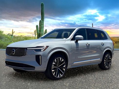 Used 2025 Volvo XC90 B6 Plus AWD/4WD image 2