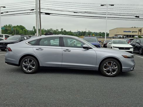 Used 2023 Honda Accord EX image 7