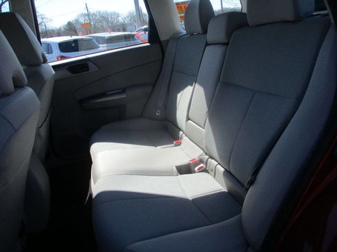Used 2012 Subaru Forester 2.5X w/ Alloy Wheel Pkg image 10