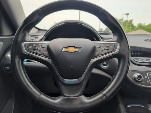 Used 2020 Chevrolet Malibu LT w/ Leather Package FWD image 11