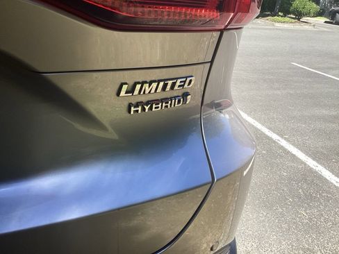 Used 2021 Toyota Venza Limited w/ Advanced Technology Package AWD/4WD image 18