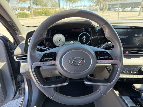 Used 2021 Hyundai Elantra SEL w/ Convenience Package image 17